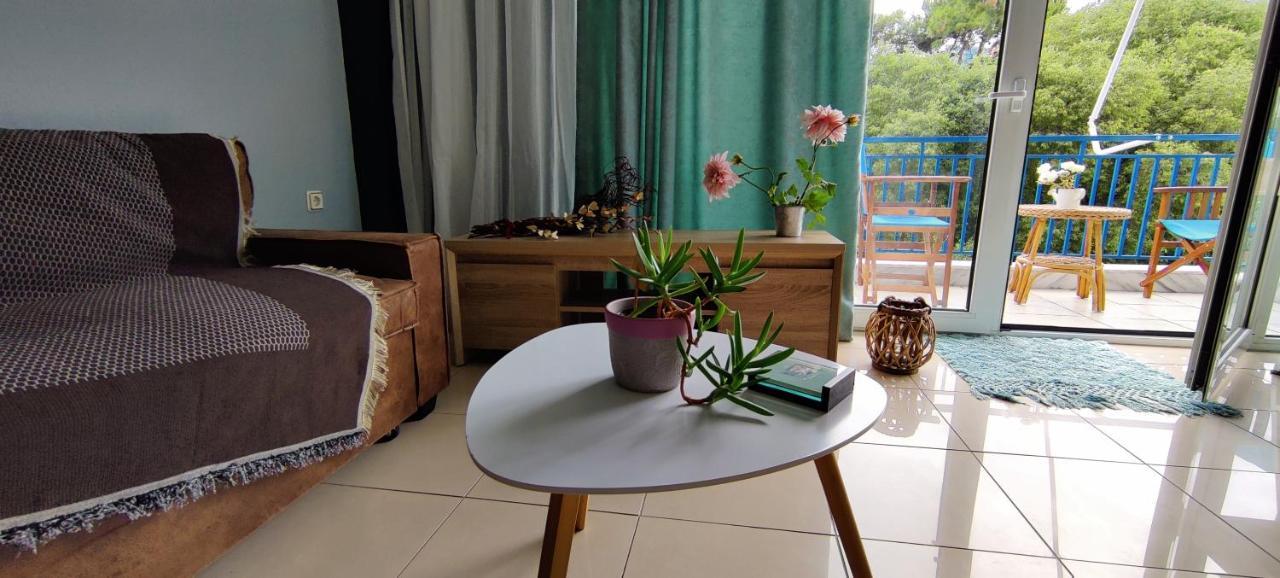 Hospitable Appartment In The Central Park, Xanthi Esterno foto