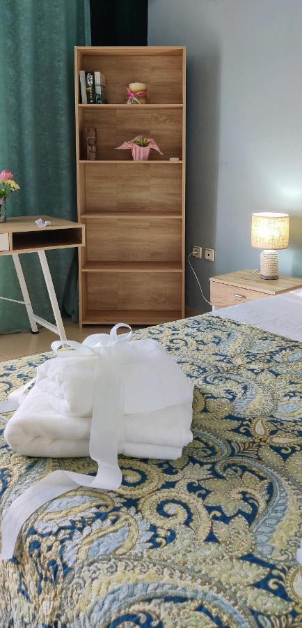 Hospitable Appartment In The Central Park, Xanthi Esterno foto