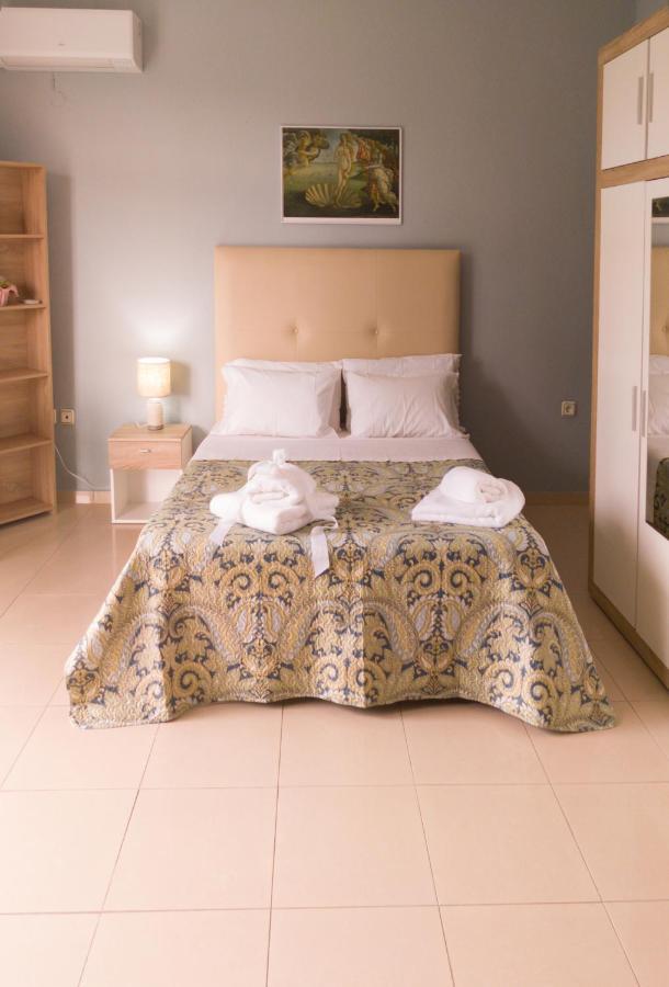 Hospitable Appartment In The Central Park, Xanthi Esterno foto