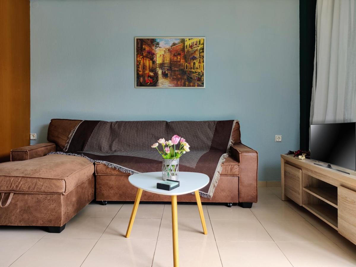 Hospitable Appartment In The Central Park, Xanthi Esterno foto