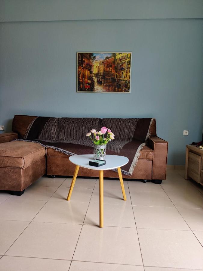 Hospitable Appartment In The Central Park, Xanthi Esterno foto