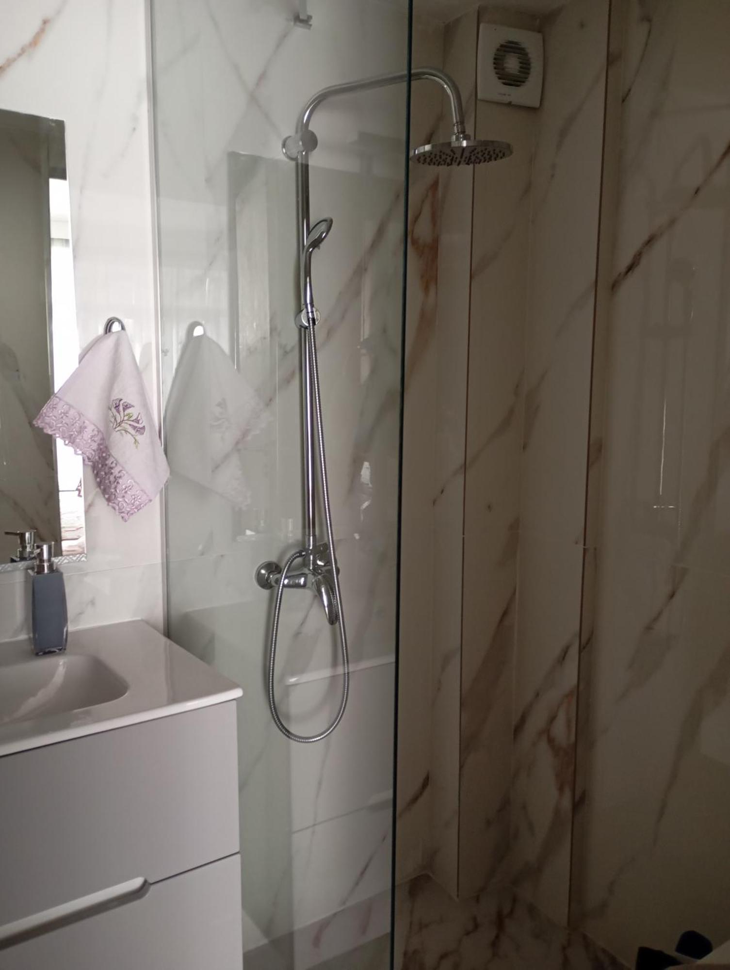 Hospitable Appartment In The Central Park, Xanthi Esterno foto