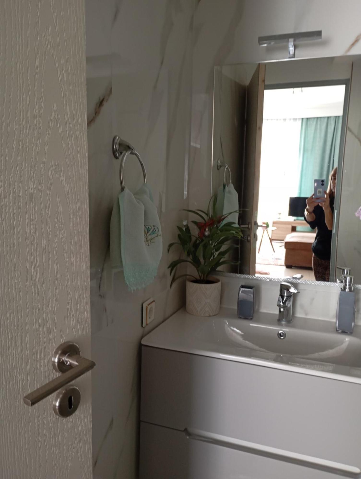 Hospitable Appartment In The Central Park, Xanthi Esterno foto